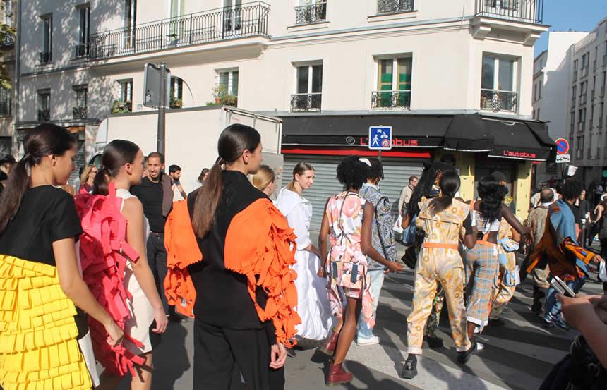 defile dans la rue oberkampf